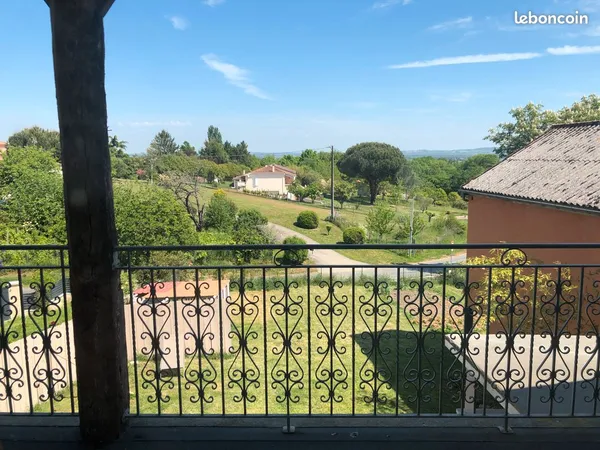 Maison en pierre de style contemporain