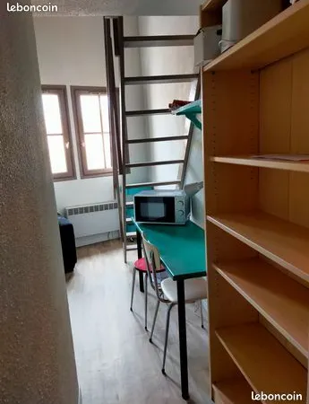 Studio Avignon Centre très bon état
