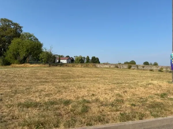 Terrain 649 m²