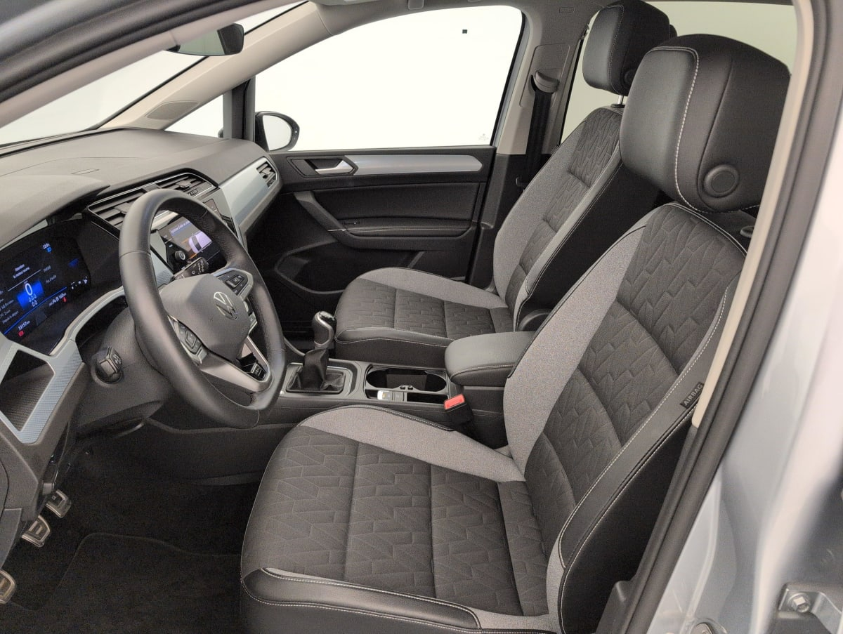 Volkswagen Touran — photo 16