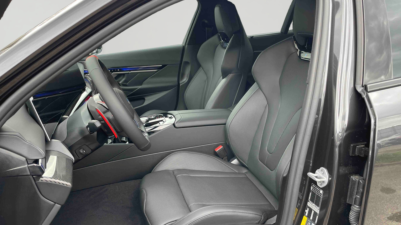 BMW M5 PHEV 727 ch BVA8 — photo 11