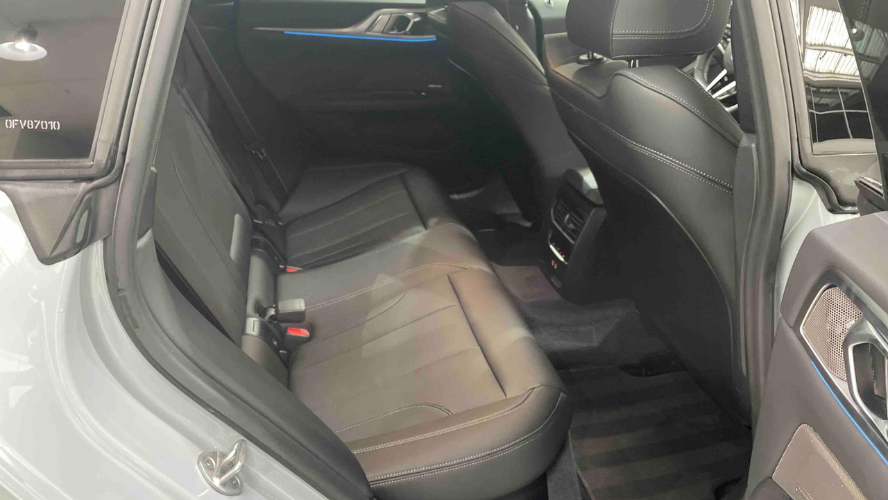 BMW i4 eDrive40 340 ch BVA — photo 13