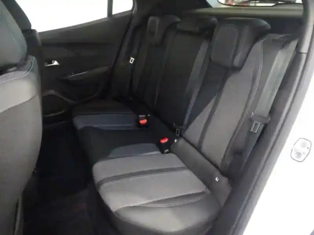 Peugeot 2008 1.5 bluehdi 130ch s&amp;s allure pack eat8 — photo 13