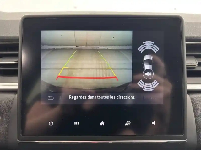 Renault Captur e-tech 145 - 21 — photo 24