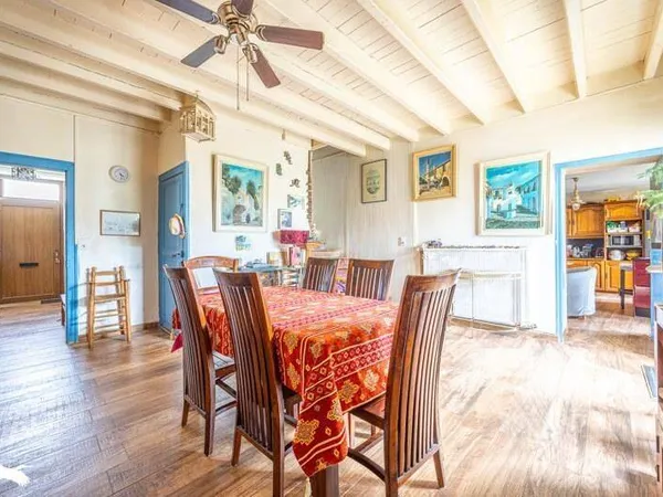 Maison 11 pièces 250 m²