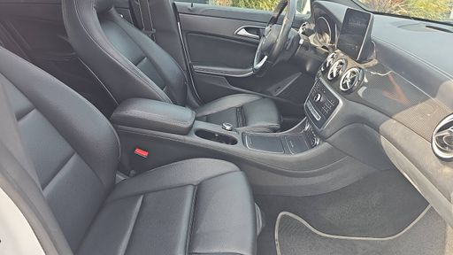 Mercedes Classe CLA 2.1 200 136 7G-DCT - Starlight – 2019 – 109524 km – Diesel – Boîte Automatique — photo 19