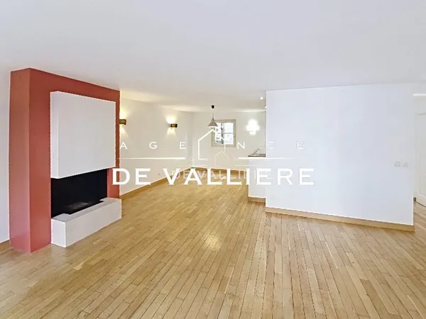 NANTERRE CENTRE ? 5 PIÈCES AVEC JARDIN PRIVATIF 120 M² ET TERRASSE