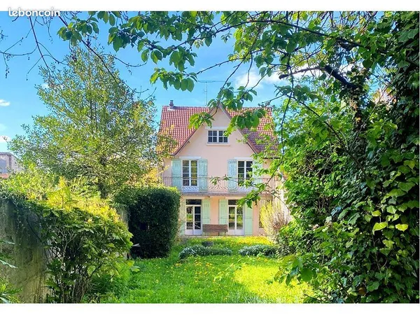 Maison 5 pièces 210 m²