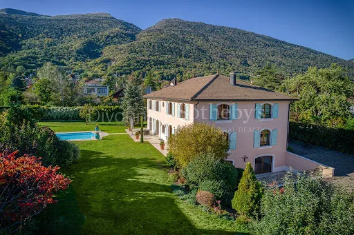 Maison 12 pièces 605 m²