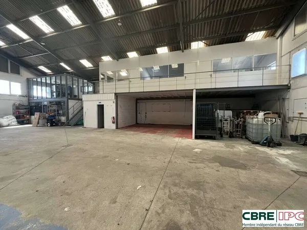 Location local d'activité bureaux 458m² à Bayonne