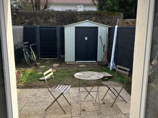 À L'ANNÉE - studio avec terrasse et jardin