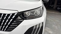 Peugeot 2008 1.2 Hybrid 110ch Allure e-DCS6 — photo 17