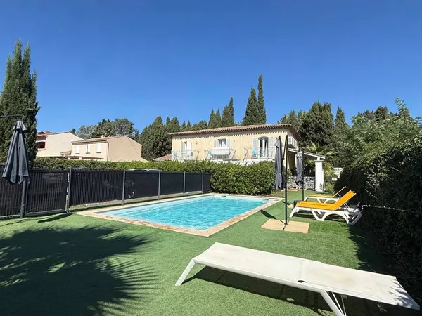 Vente à Terme LIBRE sur 18 ans - Villa (3 appartements DUPLEX + piscine) sur 910m²  à Saint Aygulf 8