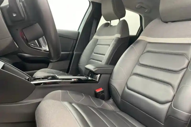 Citroën C4 puretech 130 s&amp;s eat8 — photo 149