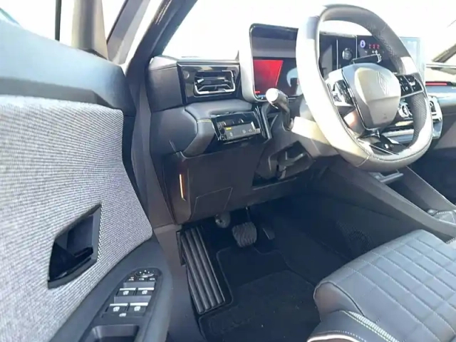 Renault 4 renault  e-tech electrique 150 ch autonomie confort — photo 11