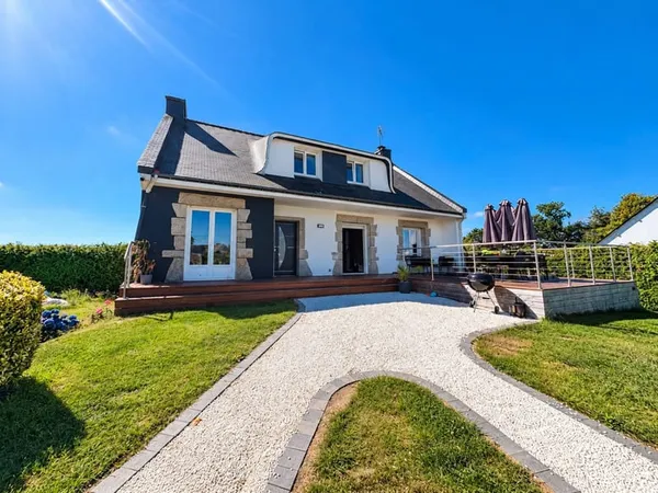 NAIZIN - BELLE MAISON FAMILIALE 168 M² - 7 CHAMBRES - TERRAIN 2 855 M² - SOUS-SOL COMPLET AVEC ESPAC