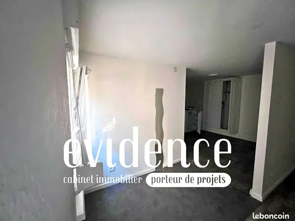 Studio 1 pièce 28 m²