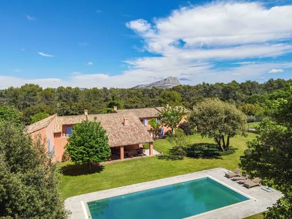 AIX EN PROVENCE Splendide propriété de à 5 minutes du centre