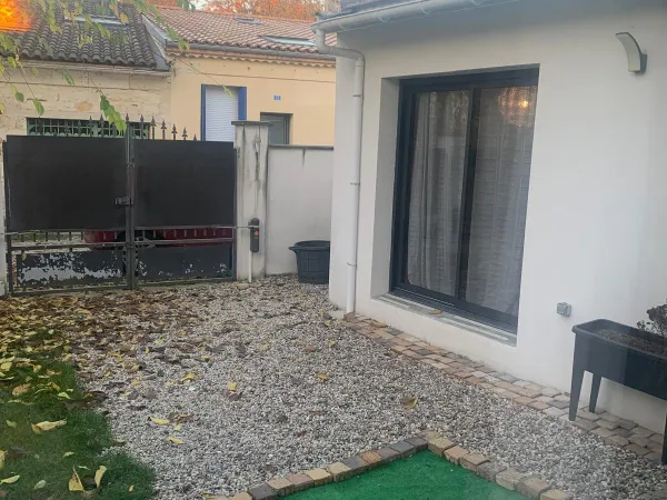 Maison meublée de 2 pièces avec espace privatif extérieur