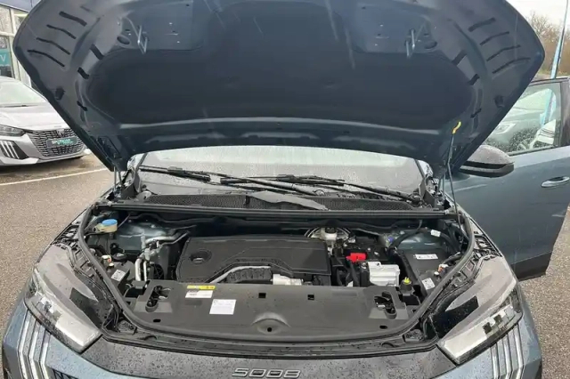 Peugeot 5008 hybrid 145 ch e-dcs6 — photo 33