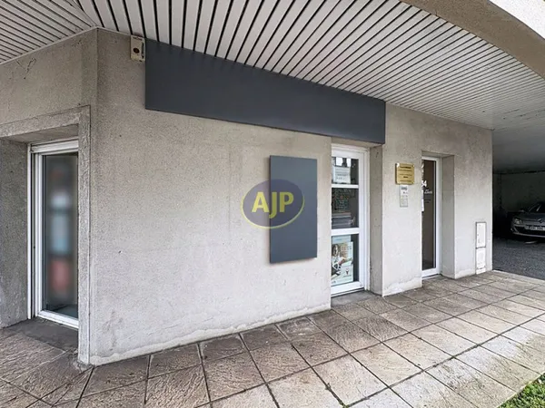 Local d'activité Merignac 81.67 m2 MERIGNAC CENTRE
