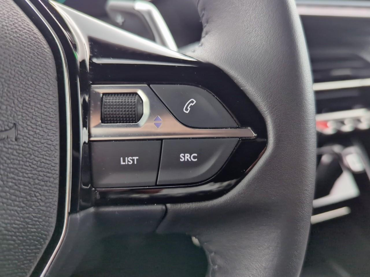 Peugeot 2008 hybrid 145 ch e-dcs6 allure — photo 18