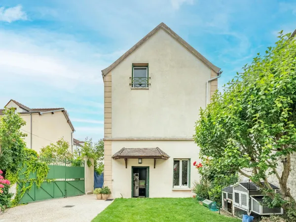 Coeur de Mareil-Marly. Maison familiale rénovée avec jardin sans vis-à-vis