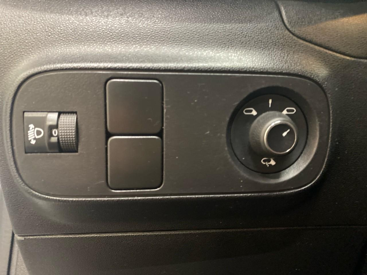 Citroën C3 bluehdi 100 bvm6 you — photo 23