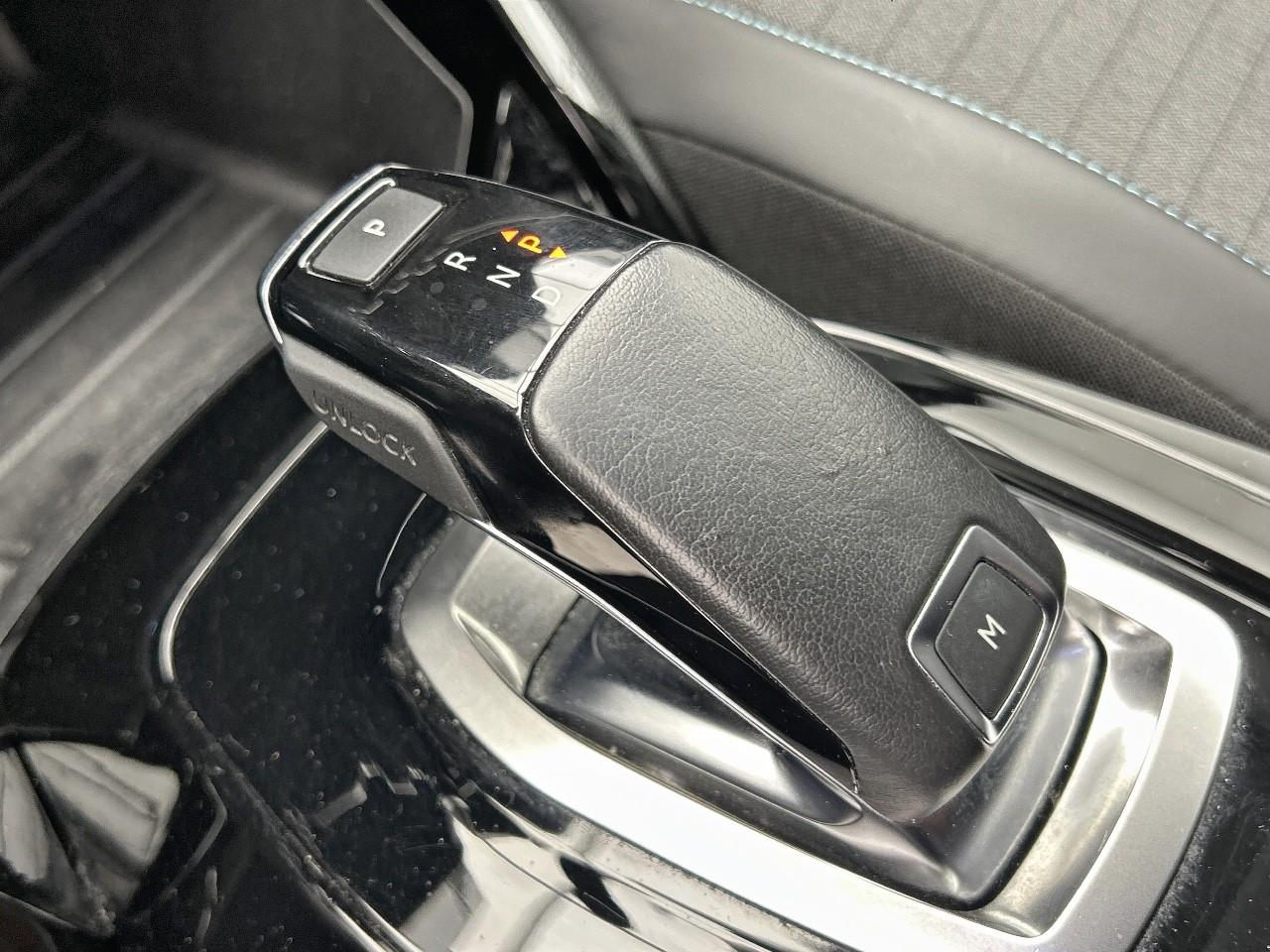 Peugeot 2008 puretech 130 s&s eat8 allure — photo 17