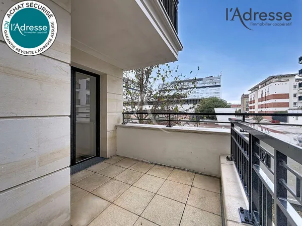 SURESNES/ Place de la Hall - Appartement 2 pièces 42m² - 1 Terrasse - 1 Parking