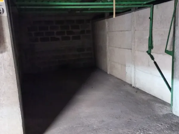 loue garage équipé d'une borne de recharge individuelle 