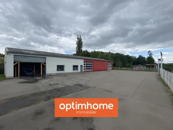 Bâtiment de 460 m2 avec bureaux et parking - Situé sur un axe passant