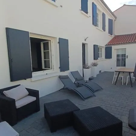 Maison 3ch+ studio - Saintes centre ville