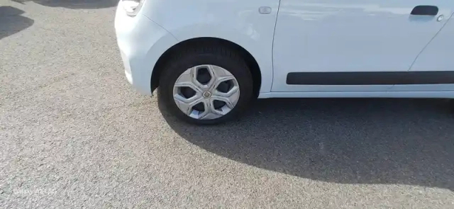 Renault Twingo iii e-tech — photo 6