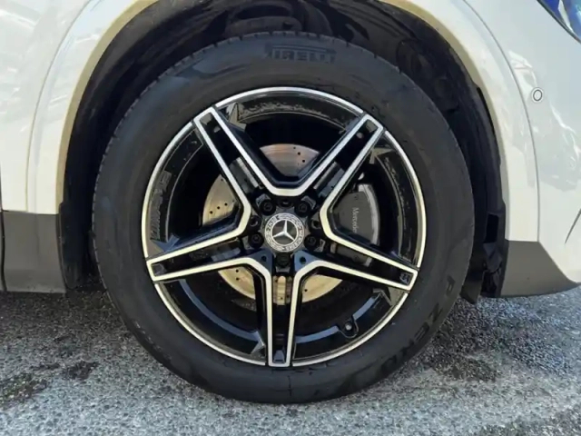 Mercedes Gla 200 d amg line — photo 11
