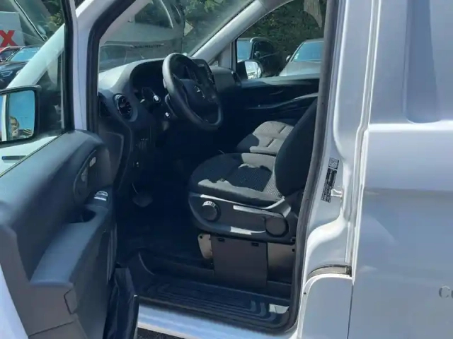 Mercedes Vito e 112 fourgon long — photo 13