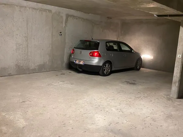 Location Parking Gentilly