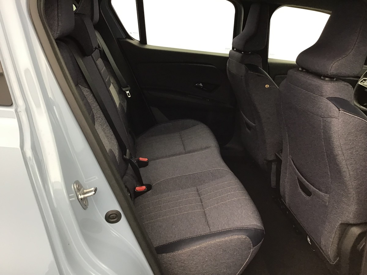 Renault R4 — photo 7
