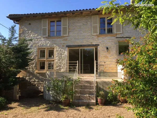 GLEIZE Maison en pierres du XIXe siècle