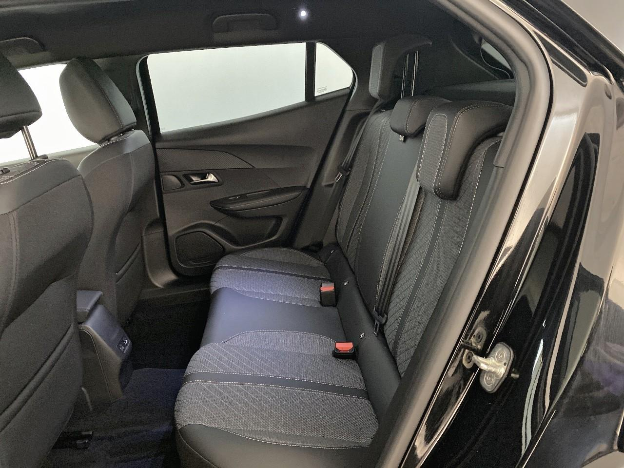 Peugeot 2008 hybrid 145 ch e-dcs6 allure — photo 10