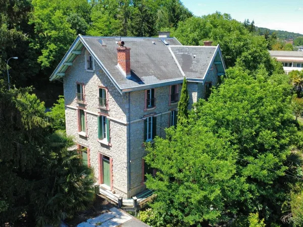 Maison 8 pièces 210 m²