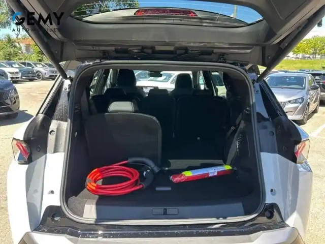 Peugeot 5008 electrique 210 ch 73 kwh — photo 6