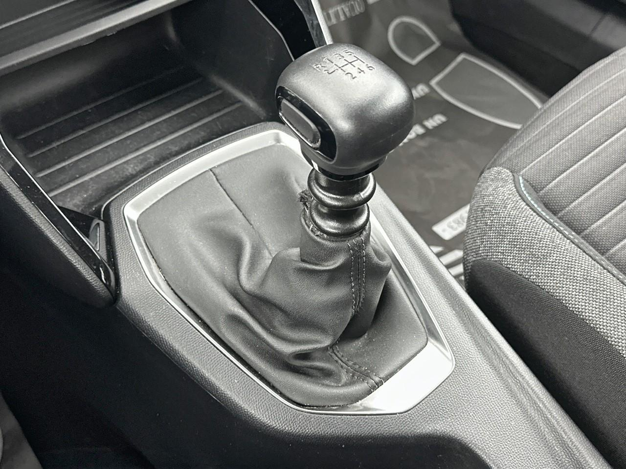 Peugeot 2008 puretech 100 s&s bvm6 style — photo 28