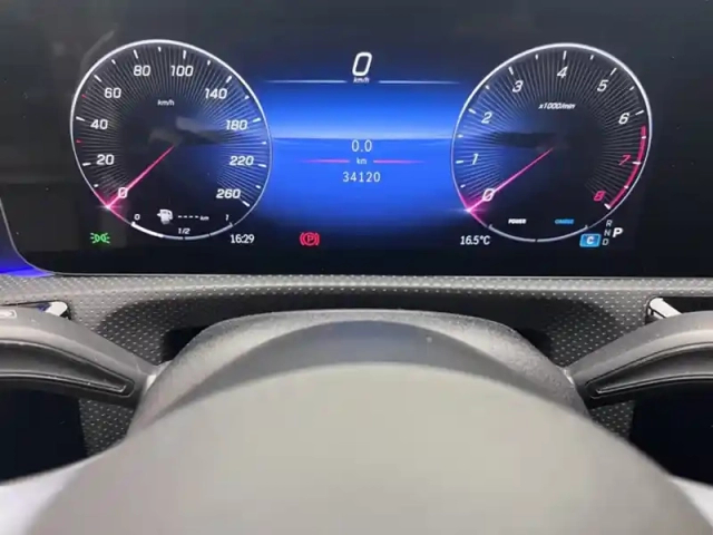 Mercedes Classe A 180 berline amg line — photo 17