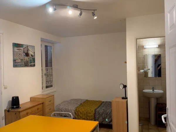 Studio 24m2