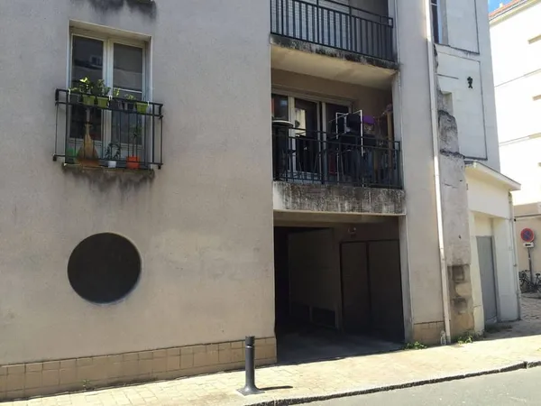 Parking 12 m²