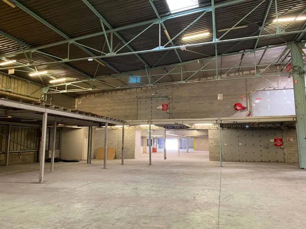 Local d'activité 4790 m²