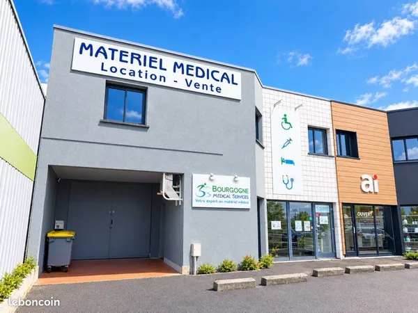 Local commercial ahuy zone commerciale