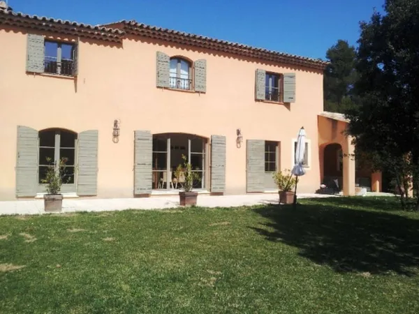 Maison 5 pièces 180 m²