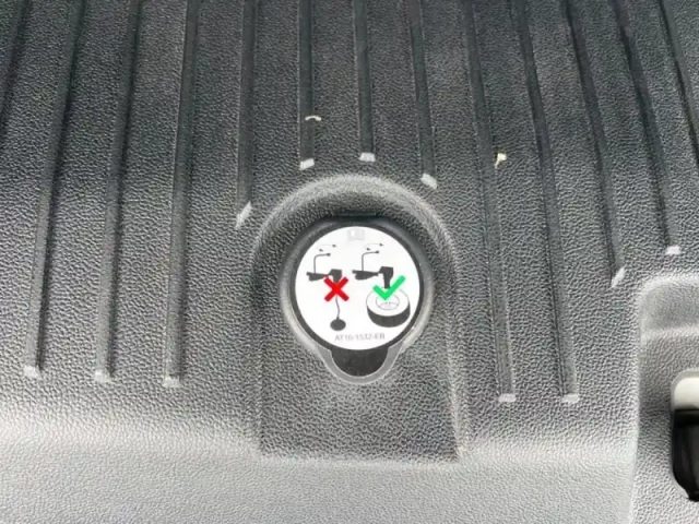 Ford Tourneo Courier 136ch 54kwh active — photo 7